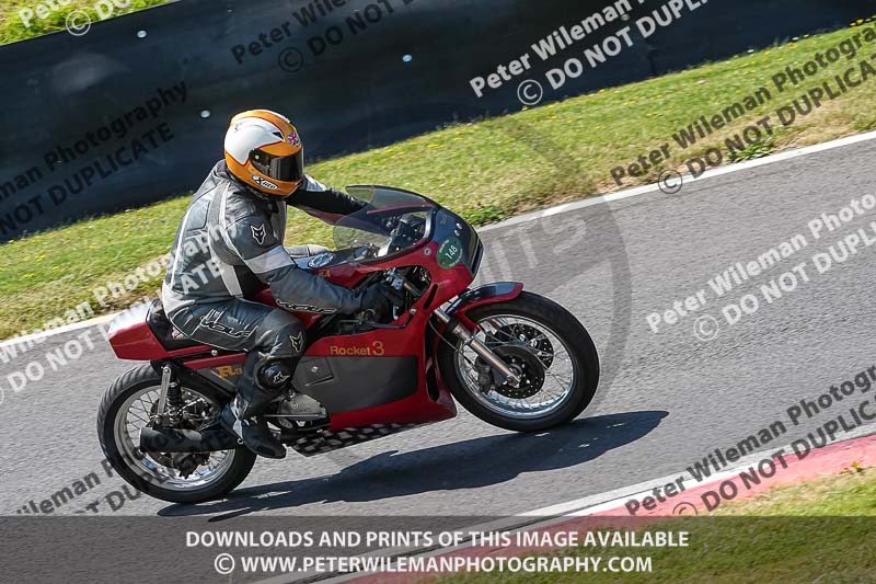 cadwell park;cadwell park photographs;cadwell trackday photographs;enduro digital images;event digital images;eventdigitalimages;peter wileman photography;racing digital images;trackday digital images;trackday photos